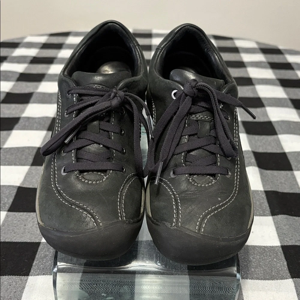 Keen Black Leather Lace Up Shoes Women's Size 7.5 Comfy Flats
